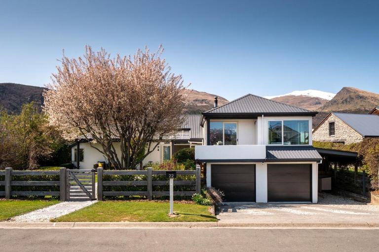 Arrowtown Family Home with spa - Bed and Breakfast Arrowtown