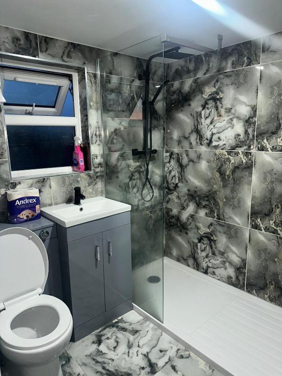 Modern Studio Flat In A Guest House In Basildon - B&B Basildon