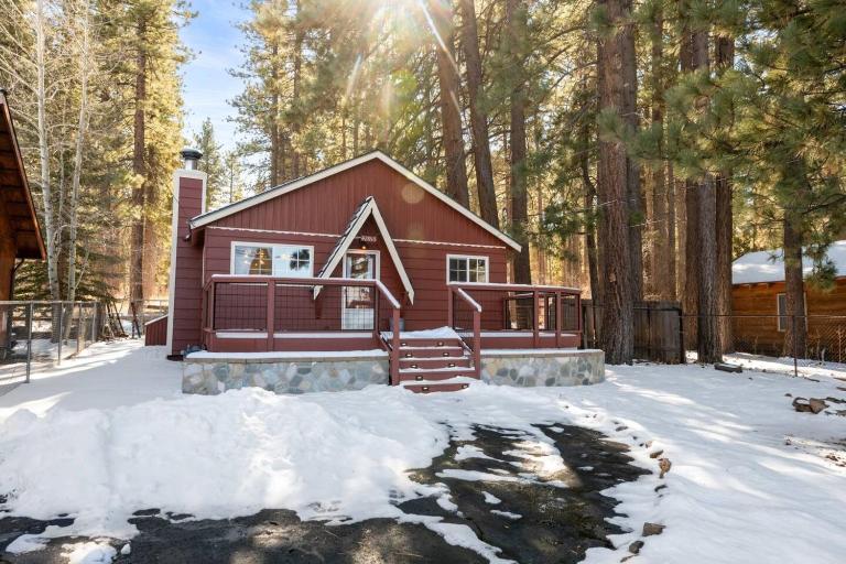 Blue Skies- Modern Cabin Near Slopes w Fireplace - Ferienwohnung Big Bear Lake