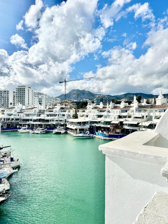 Wonderful Apartment in Puerto Marina - Ferienwohnung Benalmádena