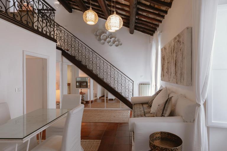 Piazza Navona Historic Luxury Apartment - Ferienwohnung Rom