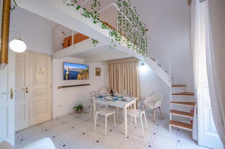 AntonelloApartments - La casa del pozzo - B&B Sant'Agnello