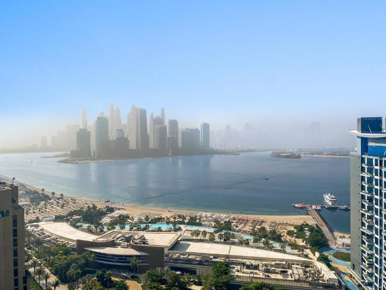 1BR Apartment on The Palm Walk to Beach Mall Pool Restaurants - Ferienwohnung Dubai