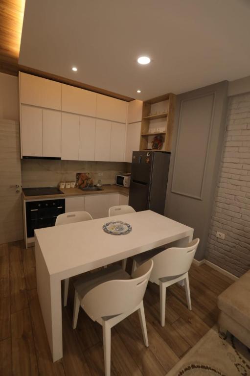Elio Apartament - Bed and Breakfast Pogradec