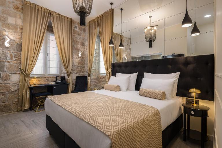 Luxury rooms GOLDEN PALACE CityCentre right next to Diocletian's Palace - Bed and Breakfast Split