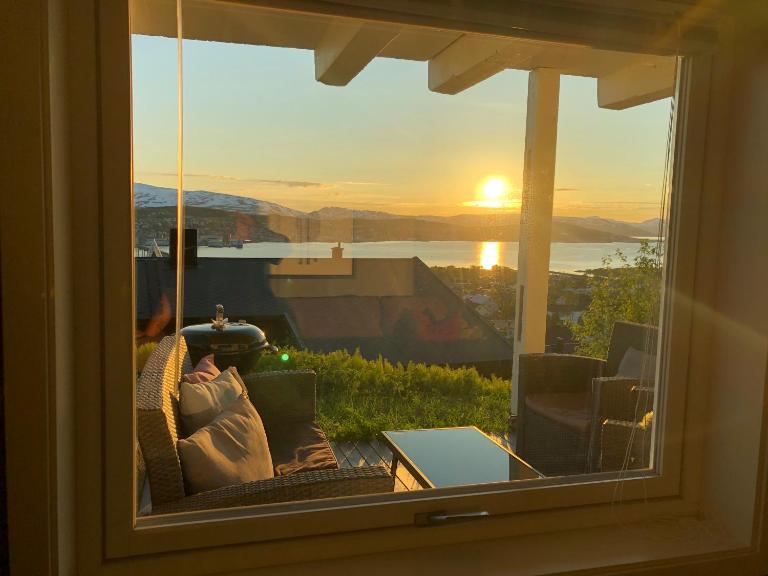 Apartment with a view 1 and 2 - Bed and Breakfast Tromsø