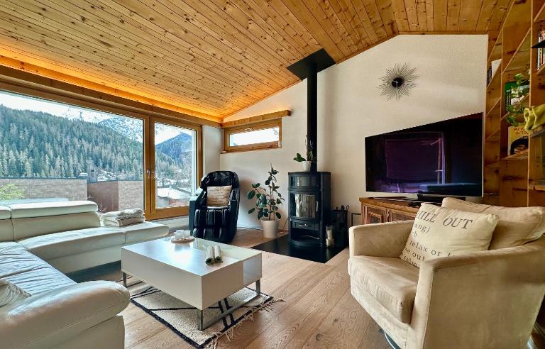 Apartment Blick Schloss Tarasp - Arventraum mit Gartenspa - B&B Scuol