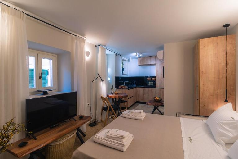 Studio Medusa Venetian Studio in Corfu Old Town - B&B Karyófyto