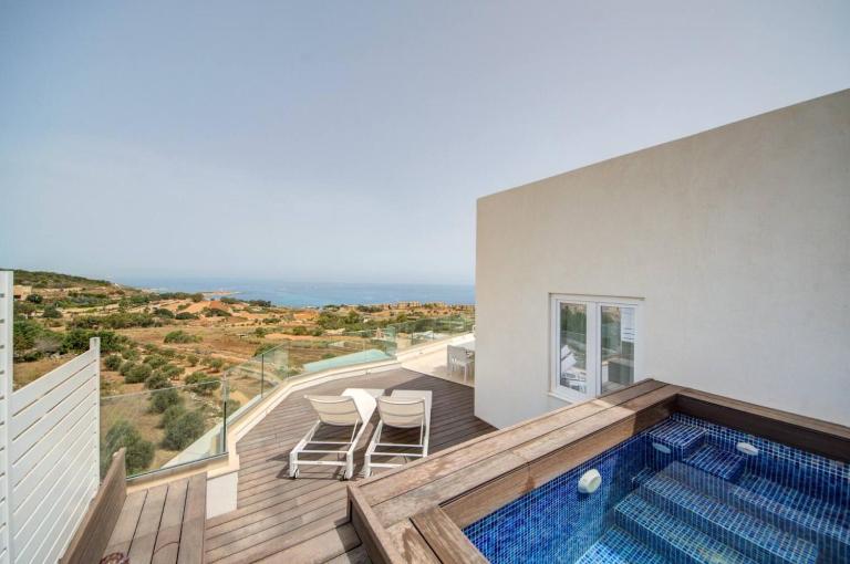 Luxury Penthouse with private pool and sea views, sleeps 6 - Ferienwohnung Swieqi