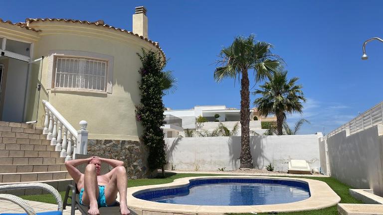 Luxury 6 Bed Villa La Marina Alicante - Bed and Breakfast San Fulgencio