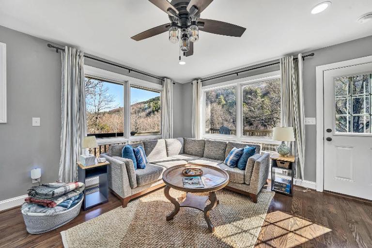 Peaceful 3BR Escape With National Forest Access - Bed and Breakfast Fincastle
