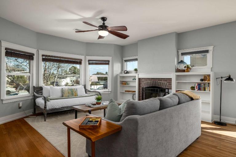 South Park Charmer - Close to Zoo - Backyard Oasis - B&B San Diego