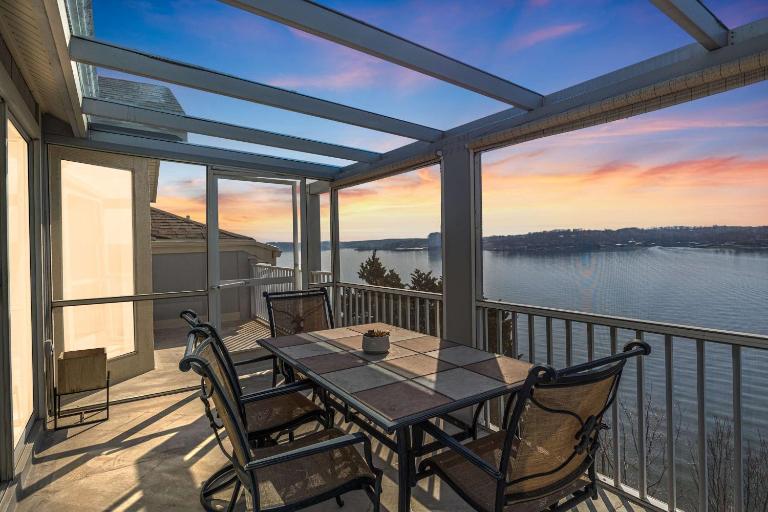 Regatta Bay 356-4B - B&B Four Seasons