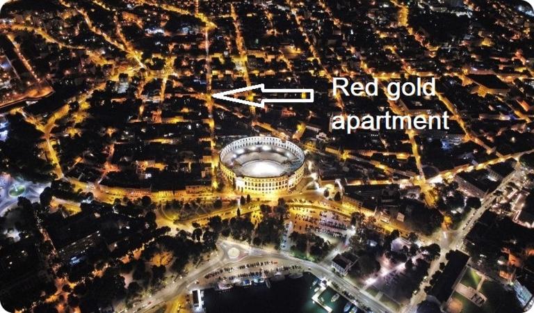 Red gold apartment - B&B Pola