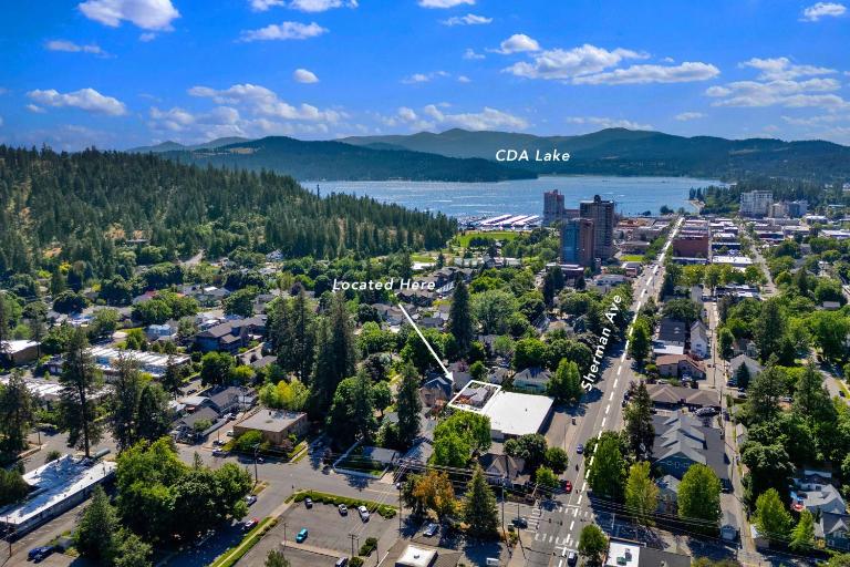 Walk to Lake & Downtown - Historic CDA Cottage - B&B Coeur d'Alene
