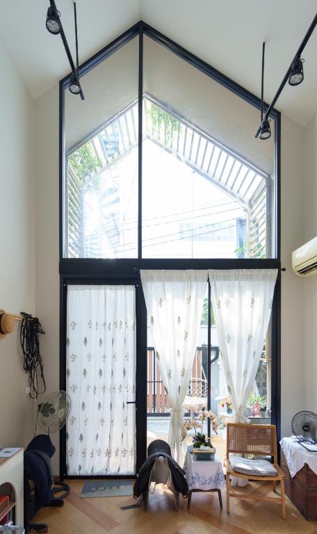 hiddenmoon cottage - B&B Bangkok