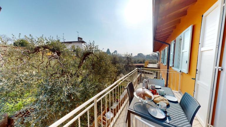 Pinko House free wifi By Bookinggardalake - B&B Manerba del Garda