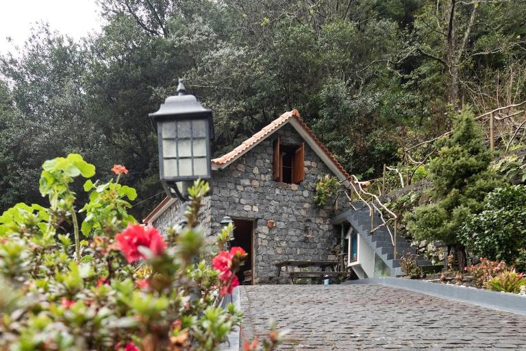 Portas da Levada A by Rent-a-key - B&B São Vicente
