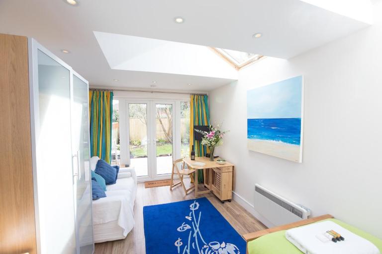 Sunny Studio with privacy and parking in Oxford - Ferienwohnung Oxford
