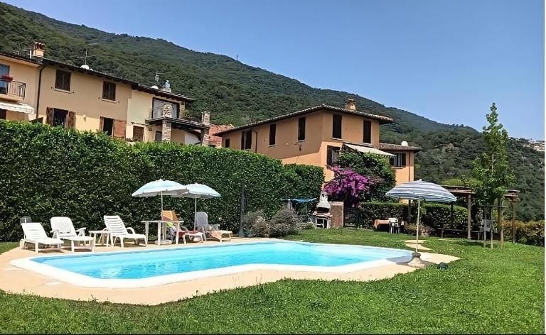 Esclusiva Vista Lago con Piscina e Parcheggio -Salò- - Chambres d'hôtes Roè