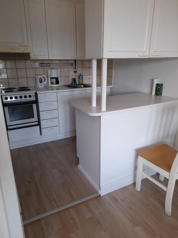 Yksiö lähellä Kirjurinluotoa - Ferienwohnung Pori