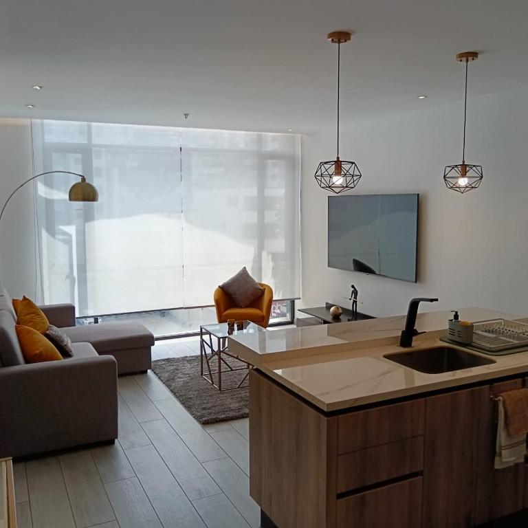 Hermosa Suite en la Carolina cerca de todo - Piscina y Jacuzzi - B&B Quito