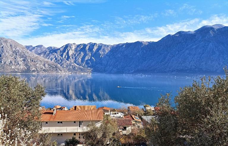 Amazing BayView Apartment Kotor - Bed and Breakfast Kotor