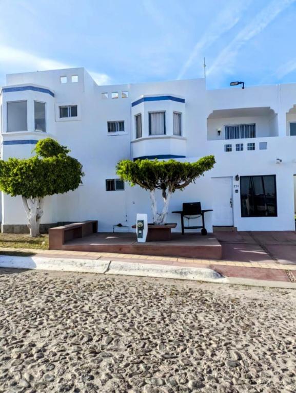 Condominio 231 Loma Bonita, enfrente de la alberca! - Chambres d'hôtes San Carlos