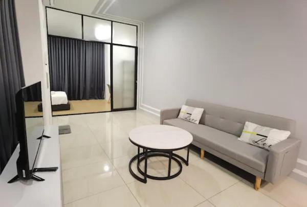 Light ITCC Manhattan Suite by IGVC - B&B Penampang