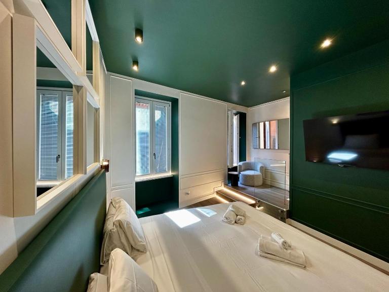 PRIVATE LUXURY FONTANA DI TREVI - Bed and Breakfast Rome