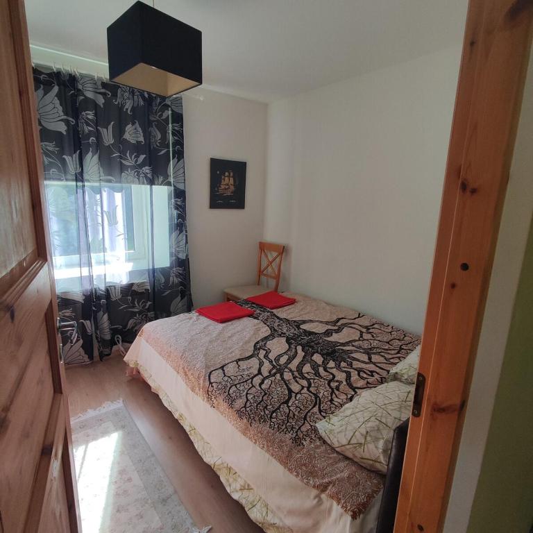 Vormsi ohvitseride maja korter nr 7 - Bed and Breakfast Hullo