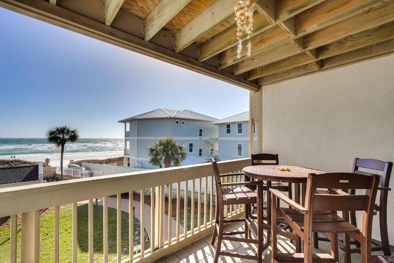 Steps to Sand: PCB Condo w/ Gulf-View Balconies! - Chambres d'hôtes Panama City Beach
