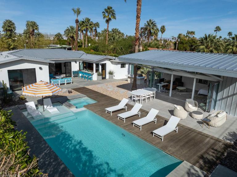 Luxury 4-Bedroom Home with Pool Spa & Stunning Mountain Views - B&B Palm Springs