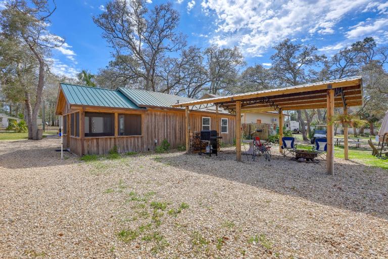 Near Steinhatchee River: Studio w/ Screened Porch! - B&B Steinhatchee