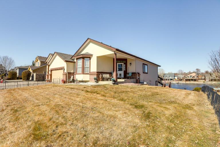 7 Mi to Dtwn Denver: Lakefront Gem w/ Dock! - B&B Denver