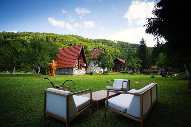 Ethno Village Štitarica - Bed and Breakfast Mojkovac