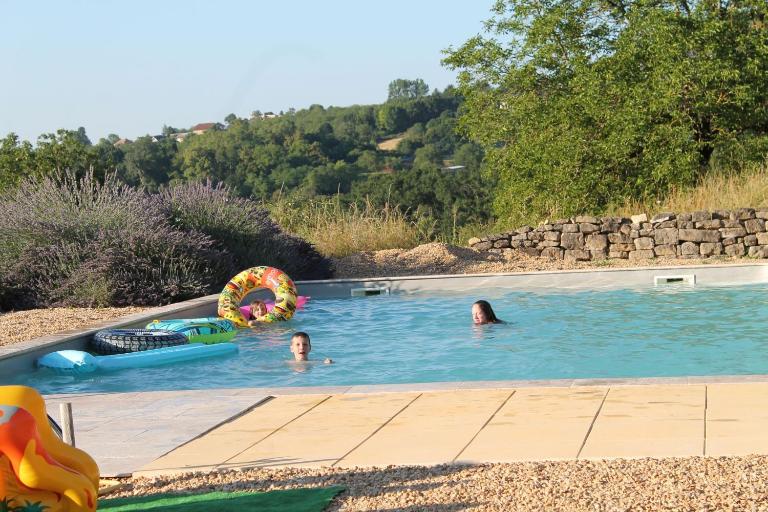 A Cozy Accessible Cottage with a Private Garden Le Mas No 16 - B&B Ayen