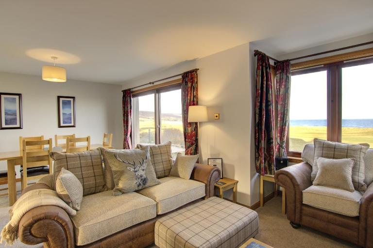 2 Links View, Brora - Bed and Breakfast Brora