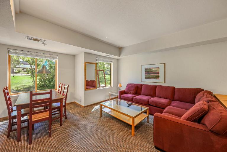 Palisades Tahoe Lodge Rentals Studio #104 - B&B Olympic Valley