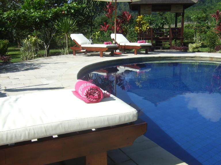Guesthouse Rumah Senang - B&B Kalibaru