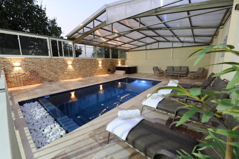 אחוזת ורונה סוויטות בוטיק - Bed and Breakfast ‘En Ya‘aqov
