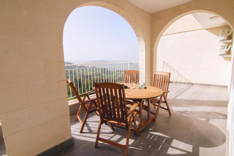 The Valley Collection - Suite A10 - B&B Xaghra