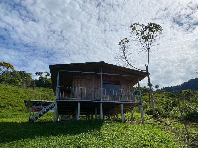 Cabaña con vista al mar y al bosque en Platanillo,Baru - Chambres d'hôtes Platanillo