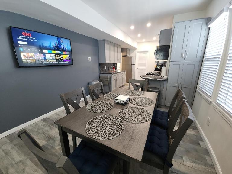 Neat Retreat-Comfortable & Cozy 2 BR,Close to all! - B&B Atlantic City