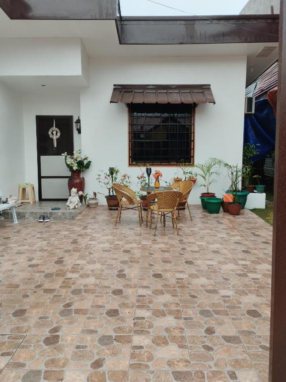 LR Bungalow - Bed and Breakfast Tacloban City