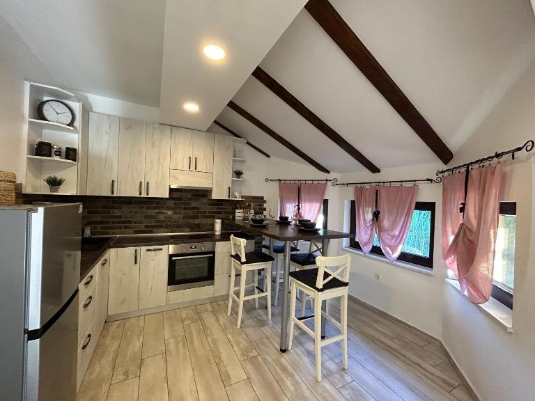 Apartman Lida - Bed and Breakfast Marčelji