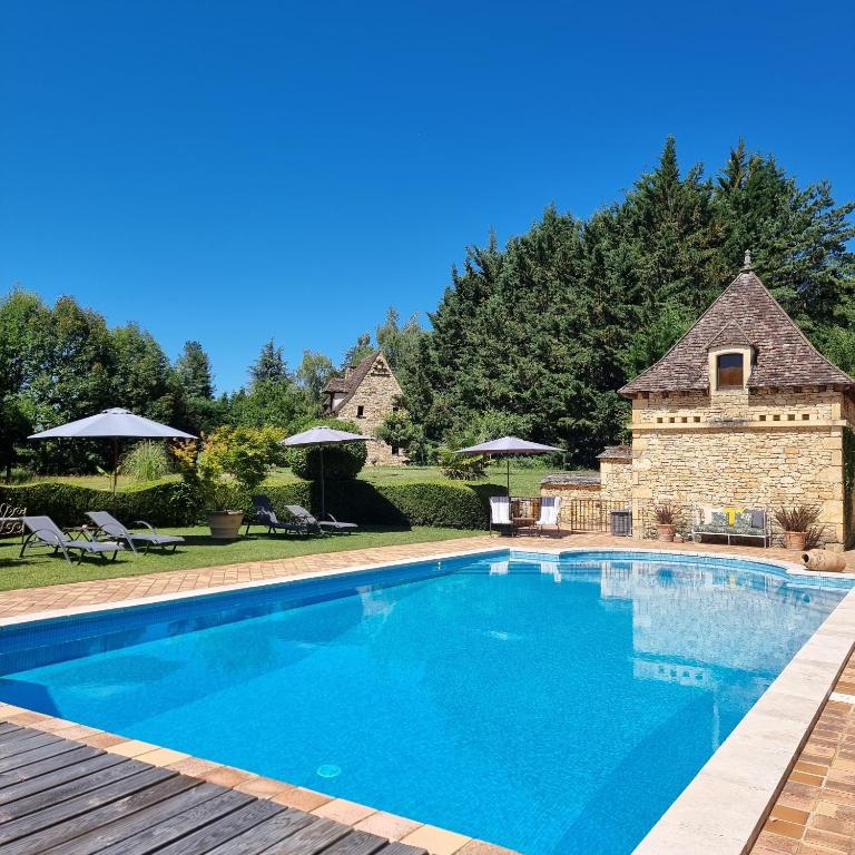Les Granges Hautes, maisons de vacances, proches de Sarlat avec piscine, parc, - B&B Saint-Crépin-et-Carlucet
