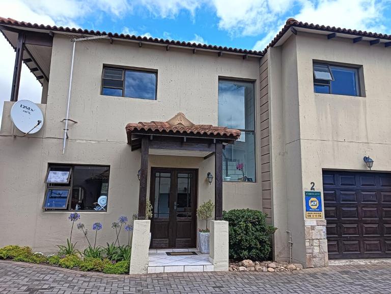 3 Bedroom home in Jbay Central, 800m from beach - B&B Jeffreys Bay