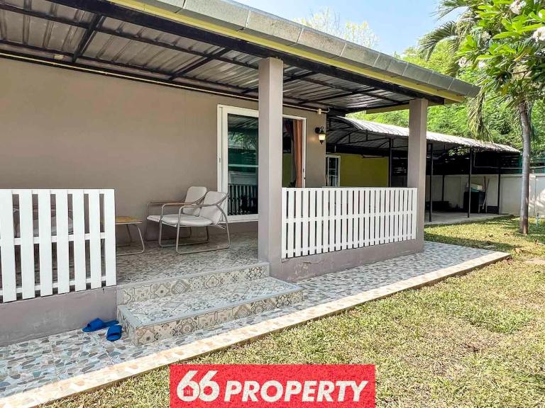Nimman Home with Cozy Patio - Workspace w Screen - B&B Chiang Mai