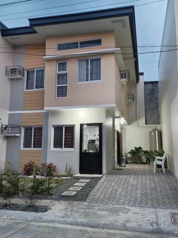 DC Urban - Transient home - Bed and Breakfast Davao